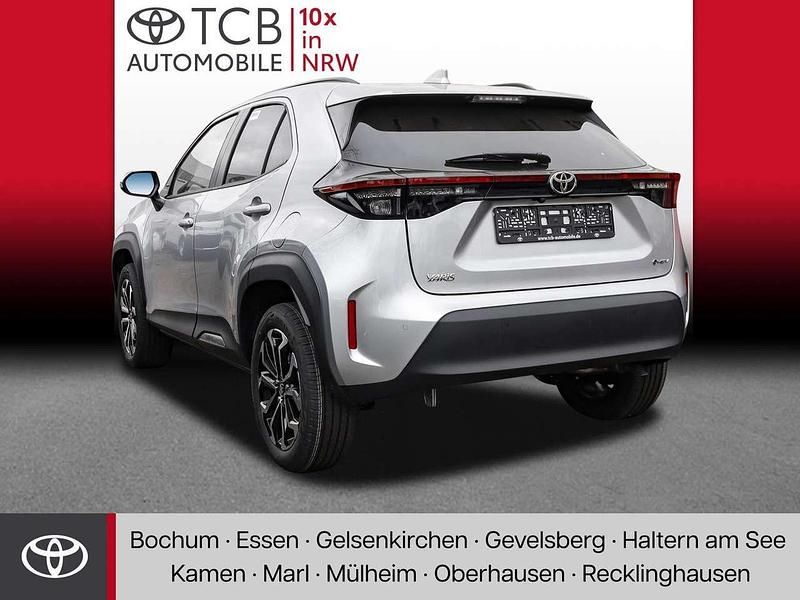 Silver metallic Neu 2025 Toyota Yaris Kleinwagen | 32.930 € (Teuer) - Bild 1/2