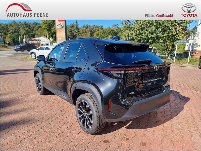 Neu Toyota Yaris Cross 131 PS (96 kW) 2026 Schwarz SUV