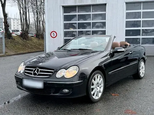 Gebraucht Mercedes CLK200 184 PS (135 kW) 2009 Schwarz Cabrio