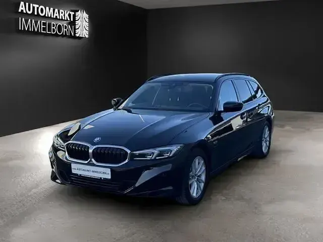 Gebraucht BMW 320e Shadowline 265 PS (194 kW) 2023 Schwarz ii Kombi