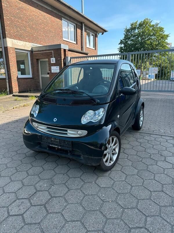 Schwarz Gebraucht 2005 Smart ForTwo Coupé Kleinwagen | 888 € - Bild 1/4