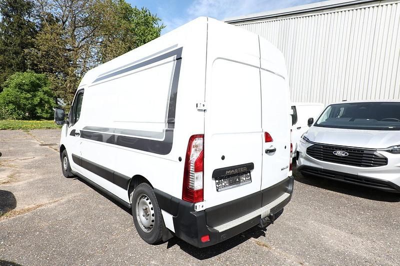 Używany Renault Master 179 KM (131 kW) 2022 Biały Minivan