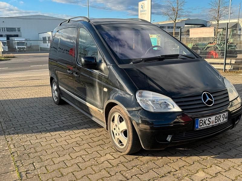 Gebraucht Mercedes Vaneo 102 PS (75 kW) 2004 Schwarz Van / Kleinbus