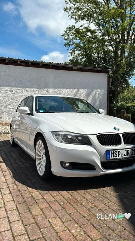 Schwarz Gebraucht 2011 BMW 318 Limousine | 4.500 € (Guter Preis) - Bild 1/4