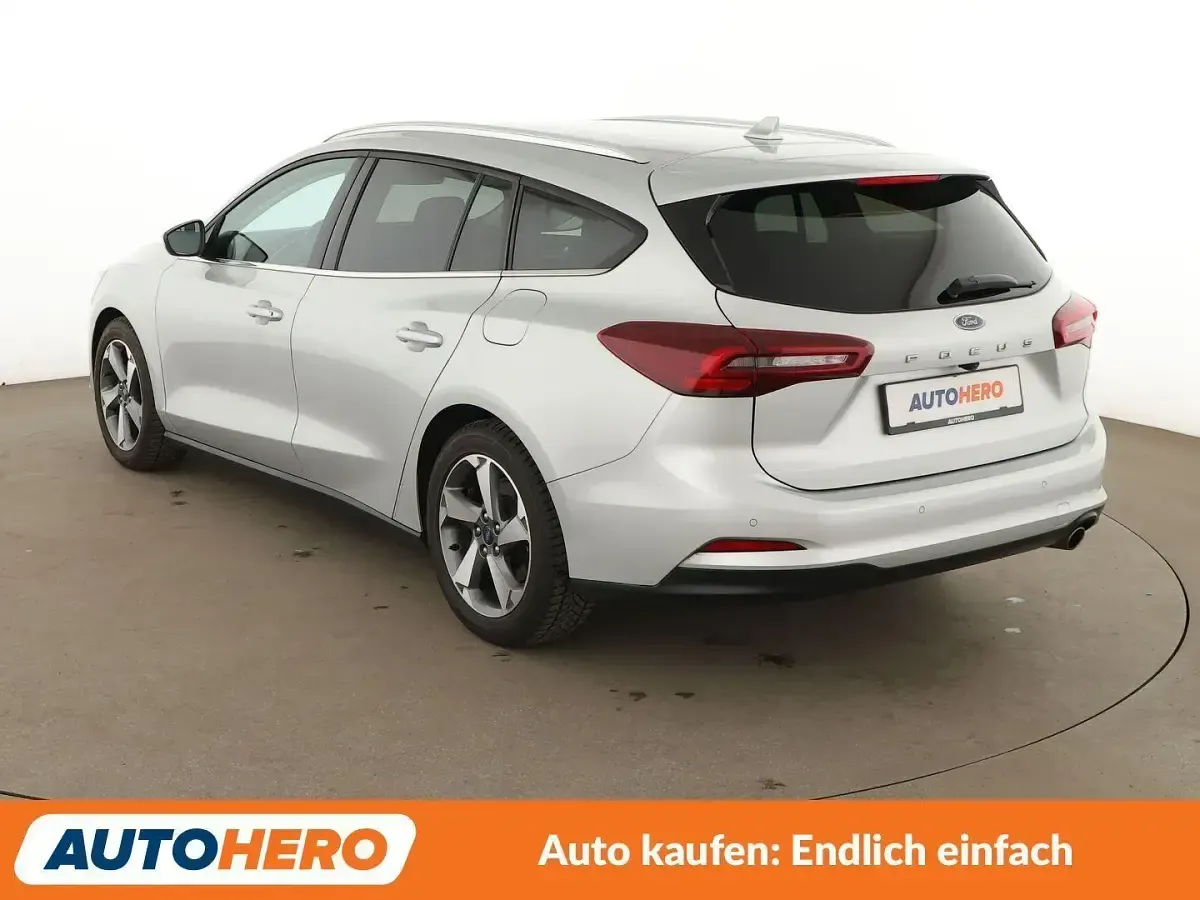 Używany Ford Focus Titanium X 120 KM (88 kW) 2022 Srebrny Kombi