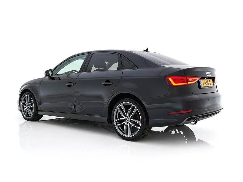 Gebraucht Audi A3 Ambition 111 PS (81 kW) 2015 Schwarz Limousine