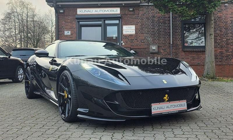 Second-hand Ferrari 812 795 CP (584 kW) 2022 Negru Cabrio