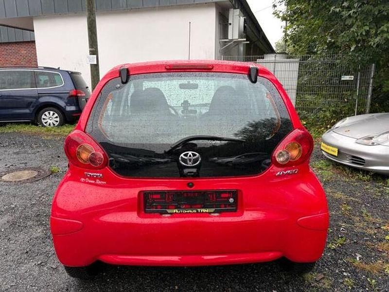 Gebraucht Toyota Aygo 68 PS (50 kW) 2010 Rot Kleinwagen