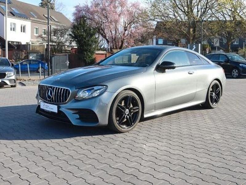 Gebraucht Mercedes E220 AMG 194 PS (142 kW) 2020 Grau Coupé