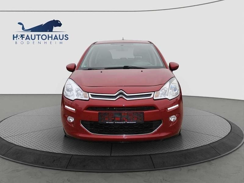 Używany Citroën C3 SELECTION 82 KM (60 kW) 2016 Czerwony Hatchback