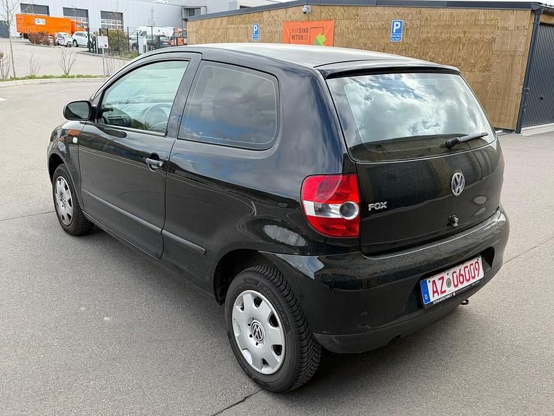 Gebraucht VW Fox 60 PS (44 kW) 2007 Schwarz Kleinwagen