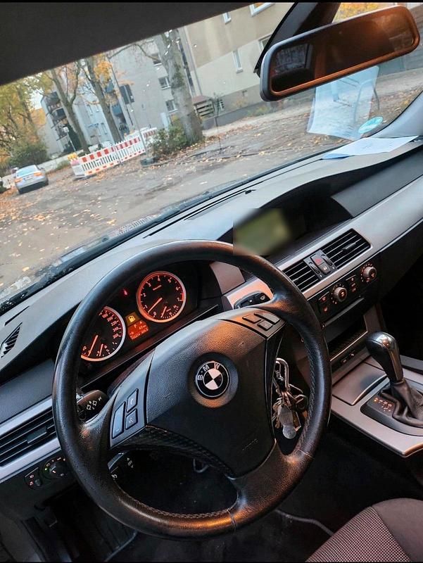 Gebraucht BMW 520 170 PS (125 kW) 2004 Grau Limousine