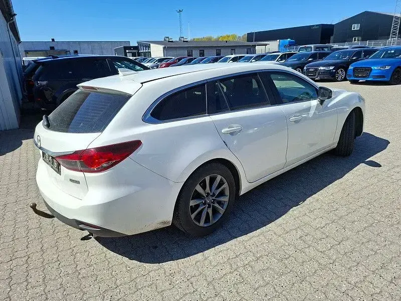 Używany Mazda 6 150 KM (110 kW) 2015 Biały Kombi