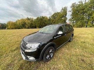 Schwarz Gebraucht 2018 Dacia Logan Celebration Limousine | 9.290 € (Fairer Preis) - Bild 1/4