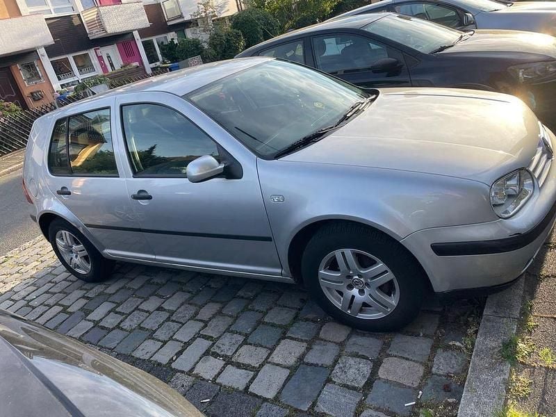 Gebraucht VW Golf IV Basis 75 PS (55 kW) 2002 Silber Kleinwagen