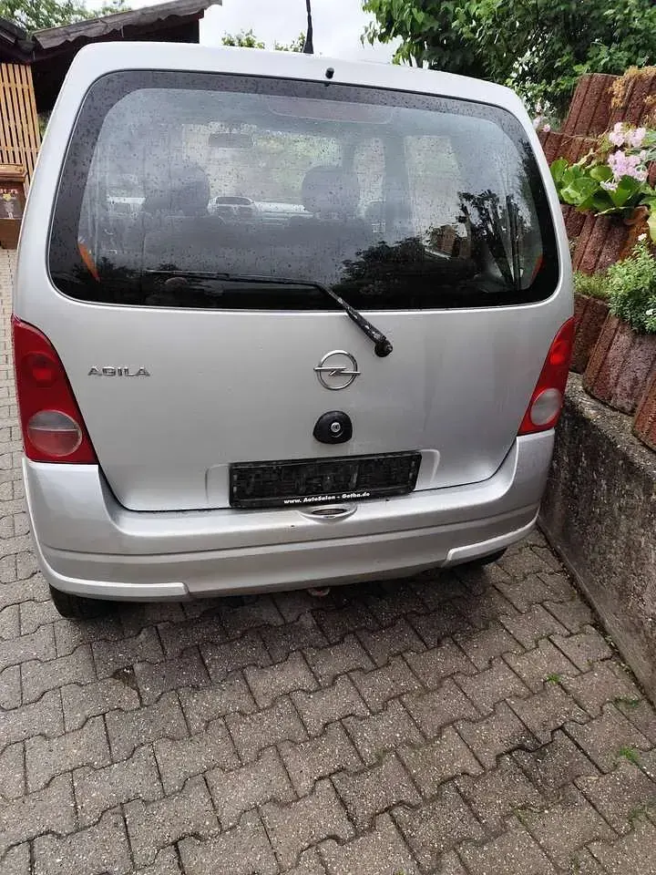 Gebraucht Opel Agila 60 PS (44 kW) 2005 Silber Van / Kleinbus
