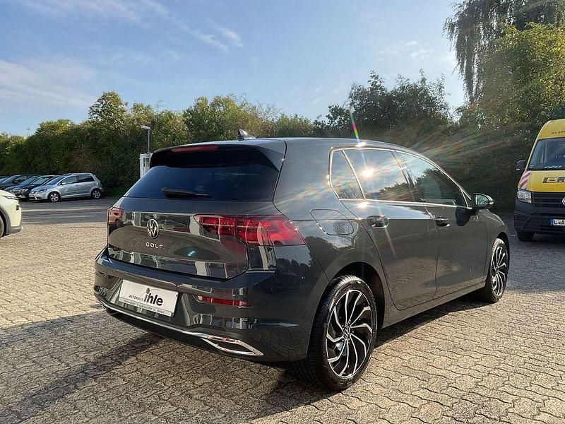 Gebraucht VW Golf VIII Move 110 PS (80 kW) 2024 Uranograu Limousine