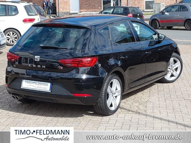 Używany Seat Leon FR 131 KM (96 kW) 2020 Czarny Sedan/Limuzyna