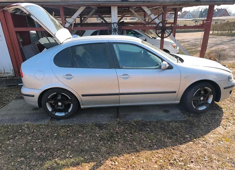 Gebraucht Seat Leon 100 PS (73 kW) 2002 Silber Kleinwagen