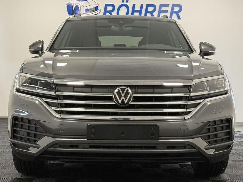 Neu VW Touareg 231 PS (169 kW) 2025 Siliziumgrau metallic SUV