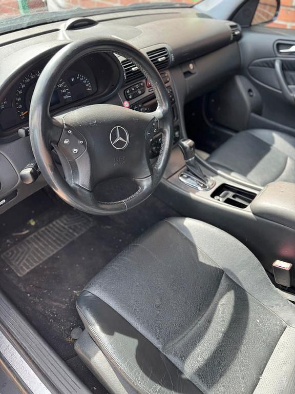 Gebraucht Mercedes C240 Sport Edition 170 PS (125 kW) 2002 Blau Kombi