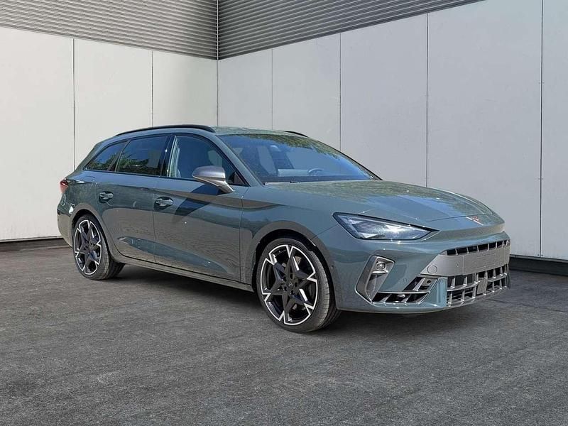 Neu Cupra Leon VZ 333 PS (244 kW) 2025 Blau Kombi