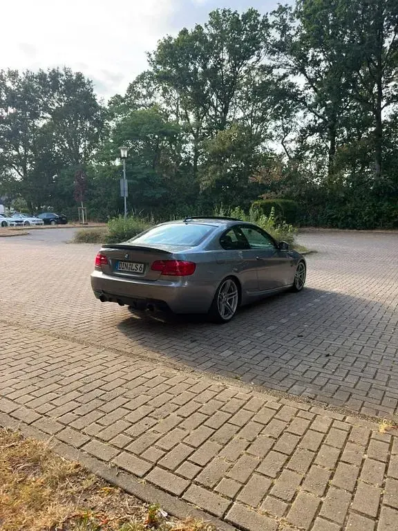Gebraucht BMW 330 Performance 362 PS (266 kW) 2009 Grau Coupé