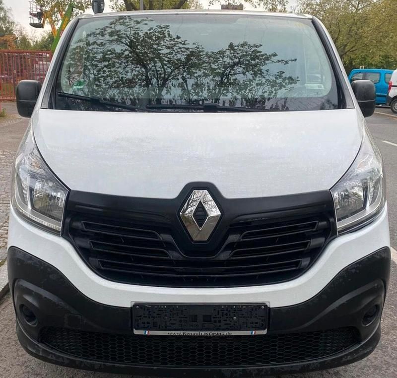 Gebraucht Renault Trafic 90 PS (66 kW) 2015 Weiß Van / Kleinbus