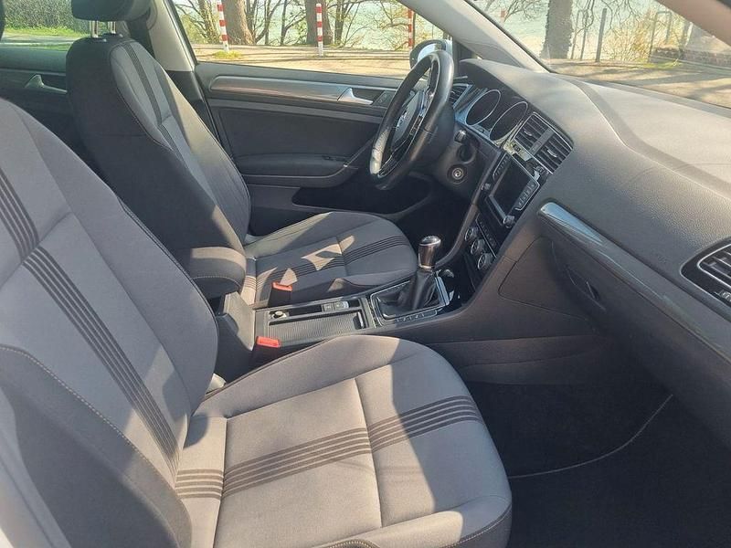 Gebraucht VW Golf VII Allstar 110 PS (80 kW) 2016 Weiß Limousine