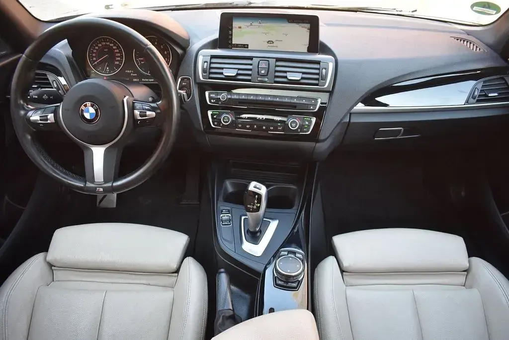 Gebraucht BMW 118 Executive 136 PS (100 kW) 2016 Grau Kleinwagen