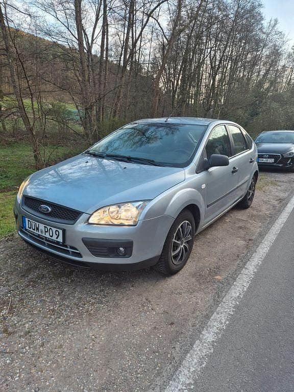 Gebraucht Ford Focus Ghia 101 PS (74 kW) 2005 Beige Limousine