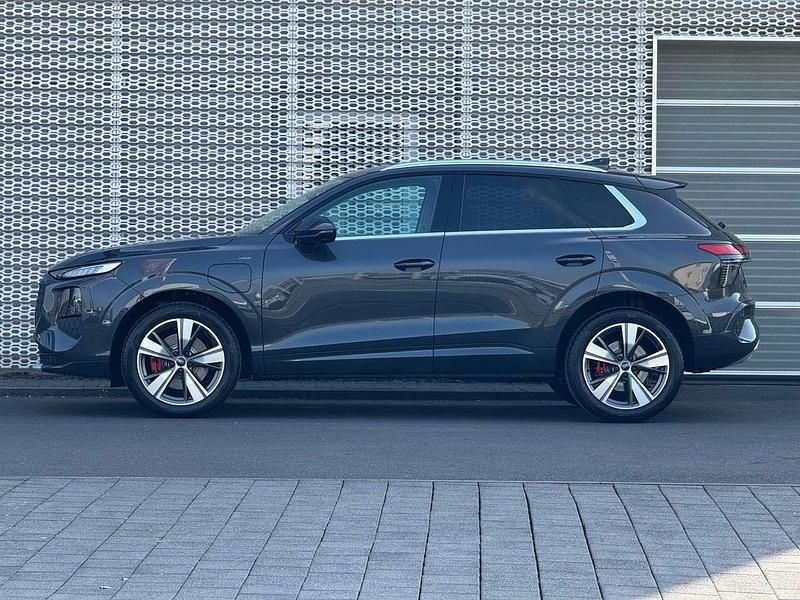 Neu Audi Q3 272 PS (200 kW) 2026 Tamboragrau metallic SUV