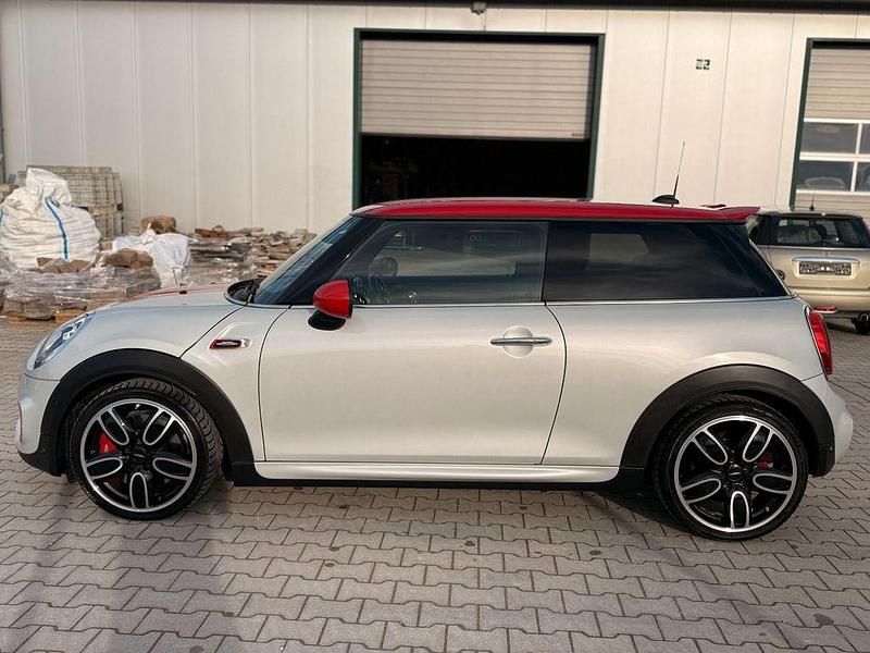 Gebraucht Mini John Cooper Works 231 PS (169 kW) 2017 Silber Kleinwagen