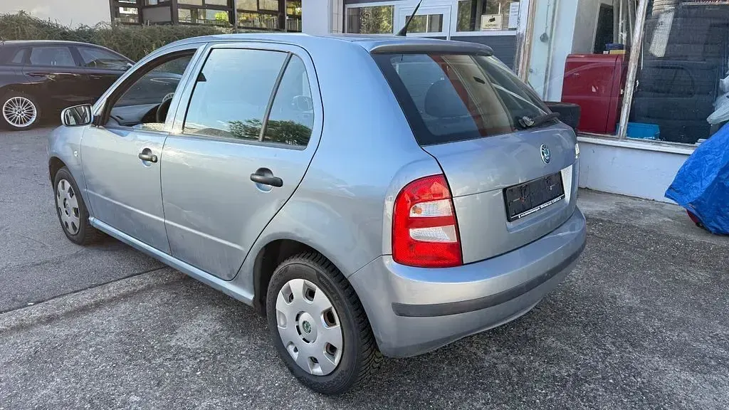 Gebraucht Skoda Fabia 54 PS (39 kW) 2003 Silber Limousine