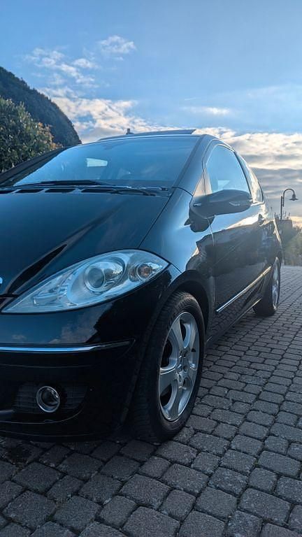 Schwarz Gebraucht 2005 Mercedes A170 Avantgarde Kleinwagen | 2.600 € (Fairer Preis) - Bild 1/4