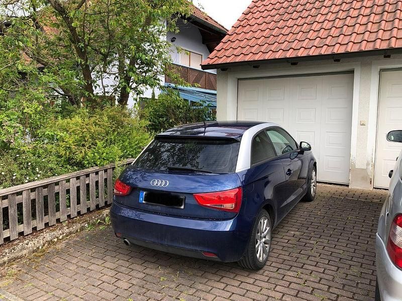 Gebraucht Audi A1 Ambition 90 PS (66 kW) 2012 Blau Kleinwagen