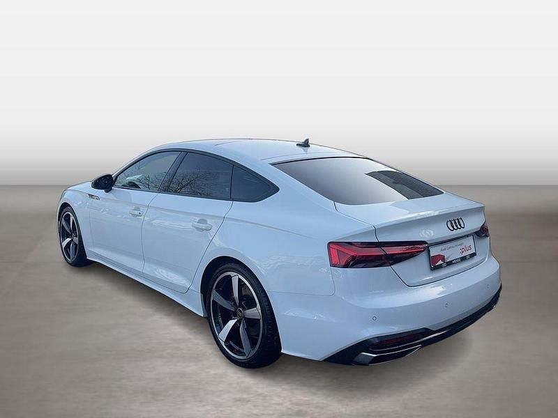 Gebraucht Audi A5 Sportback Advanced 204 PS (150 kW) 2022 Gletscherweiß Kleinwagen