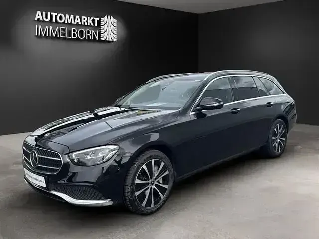 Gebraucht Mercedes E300 306 PS (225 kW) 2022 Schwarz Limousine