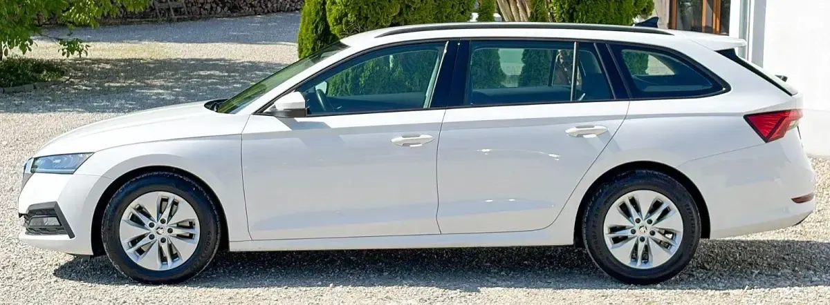 Gebraucht Skoda Octavia Ambition 150 PS (110 kW) 2021 Weiß Kombi