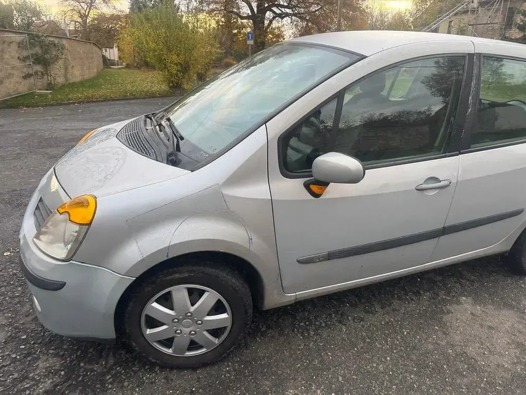 Używany Renault Modus 75 KM (55 kW) 2006 Srebrny Minivan