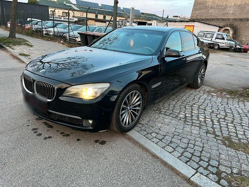 Gebraucht BMW 730 245 PS (180 kW) 2010 Schwarz Limousine