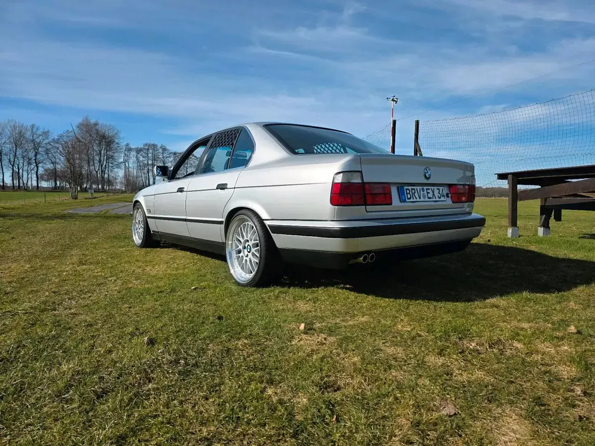 Używany BMW 520 150 KM (110 kW) 1990 Srebrny Sedan/Limuzyna