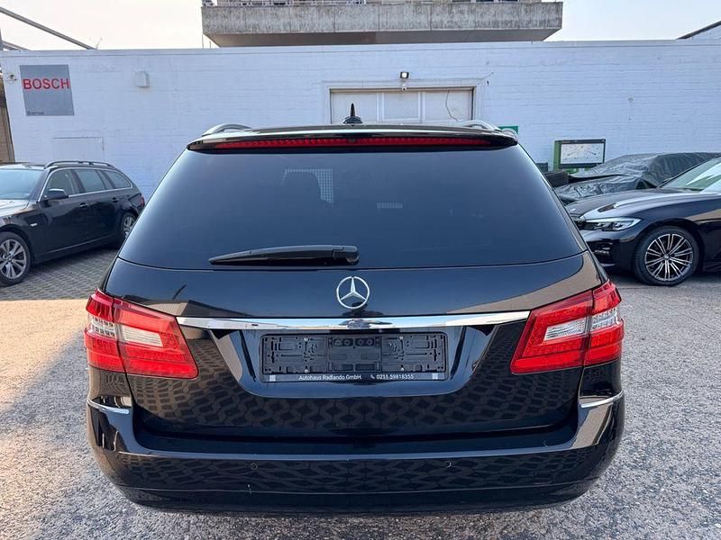 Gebraucht Mercedes E200 136 PS (100 kW) 2010 Schwarz Kombi