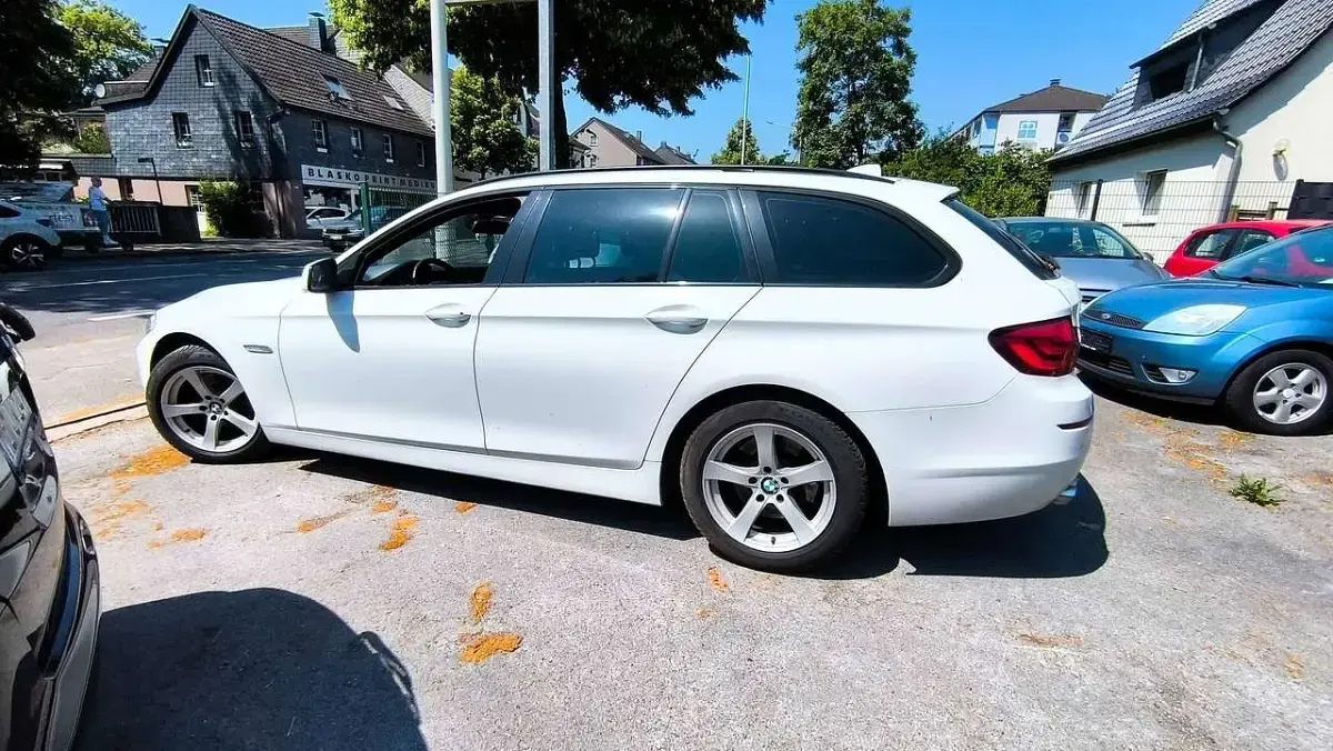 Gebraucht BMW 525 218 PS (160 kW) 2012 Alpinweiss iii Kombi
