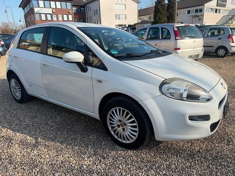 Gebraucht Fiat Punto Easy 69 PS (50 kW) 2012 Weiß Kleinwagen