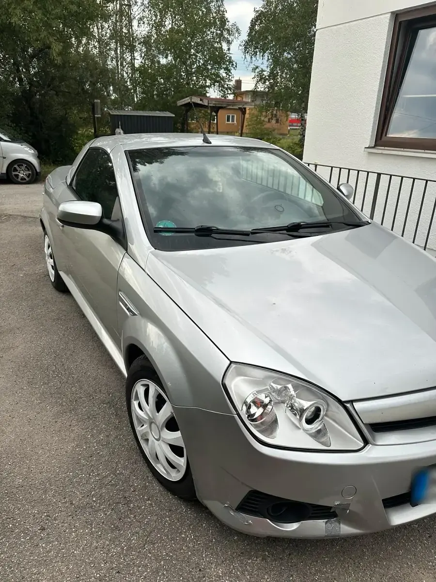 Gebraucht Opel Tigra 90 PS (66 kW) 2005 Silber Cabrio