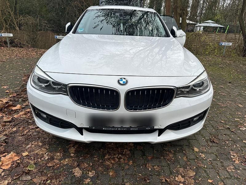 Weiß Gebraucht 2014 BMW 320 Gran Turismo Sport Line Limousine | 15.500 € (Etwas zu teuer) - Bild 1/4