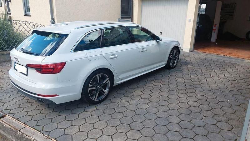 Weiß Gebraucht 2017 Audi A4 Sport Kombi | 25.000 € (Teuer) - Bild 1/4