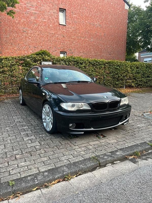 Schwarz Gebraucht 2004 BMW 320 Cabriolet Basis Cabrio | 5.900 € (Superpreis) - Bild 1/4