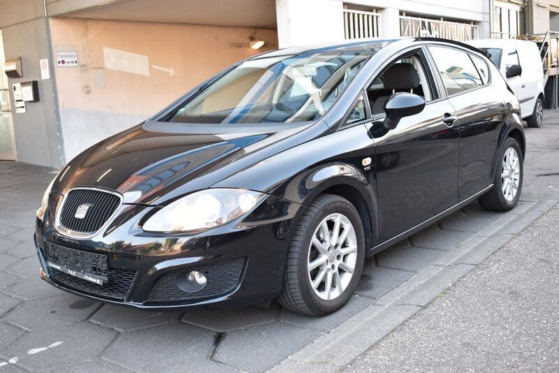 Schwarz Gebraucht 2010 Seat Leon Stylance Limousine | 1.999 € (Superpreis) - Bild 1/4